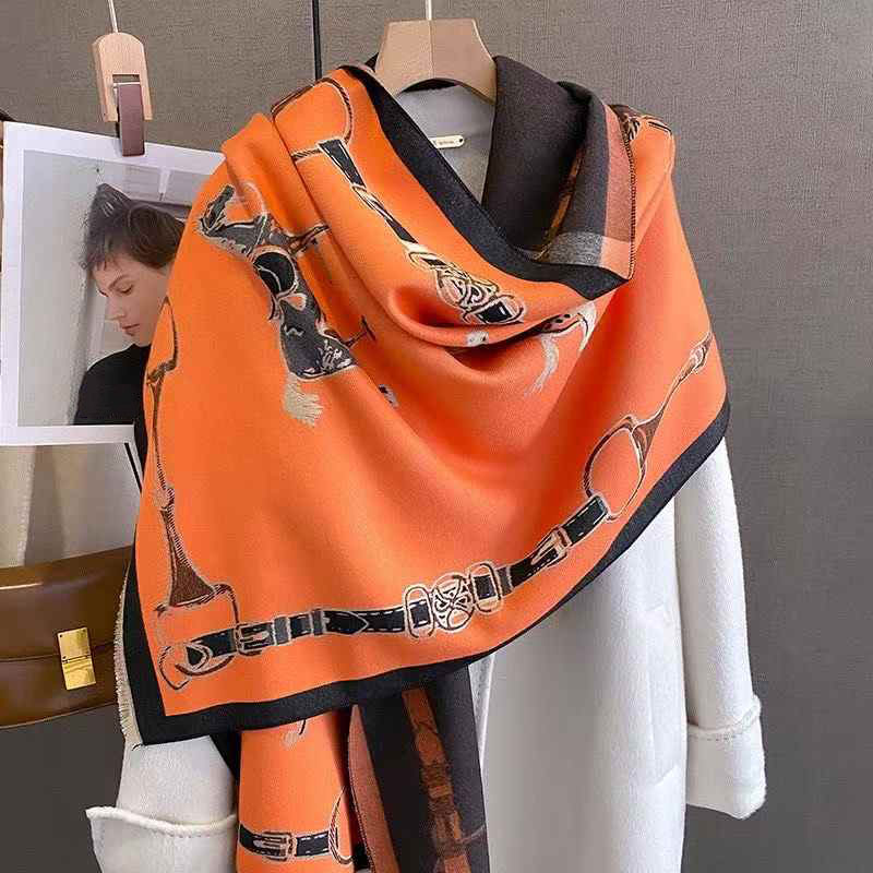 Retro cavaleiro cavalo imitaçã - Cashmere Scarf avaliação e preço